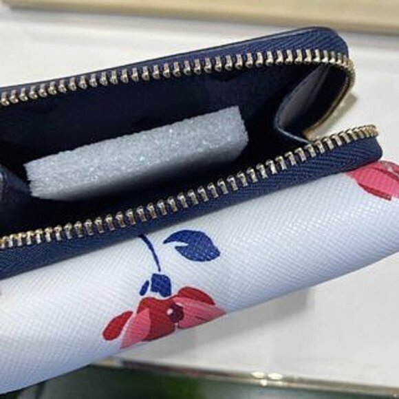 KATE SPADE Staci Bi Fold Wallet Tea Rose Toss - Picture 5 of 7